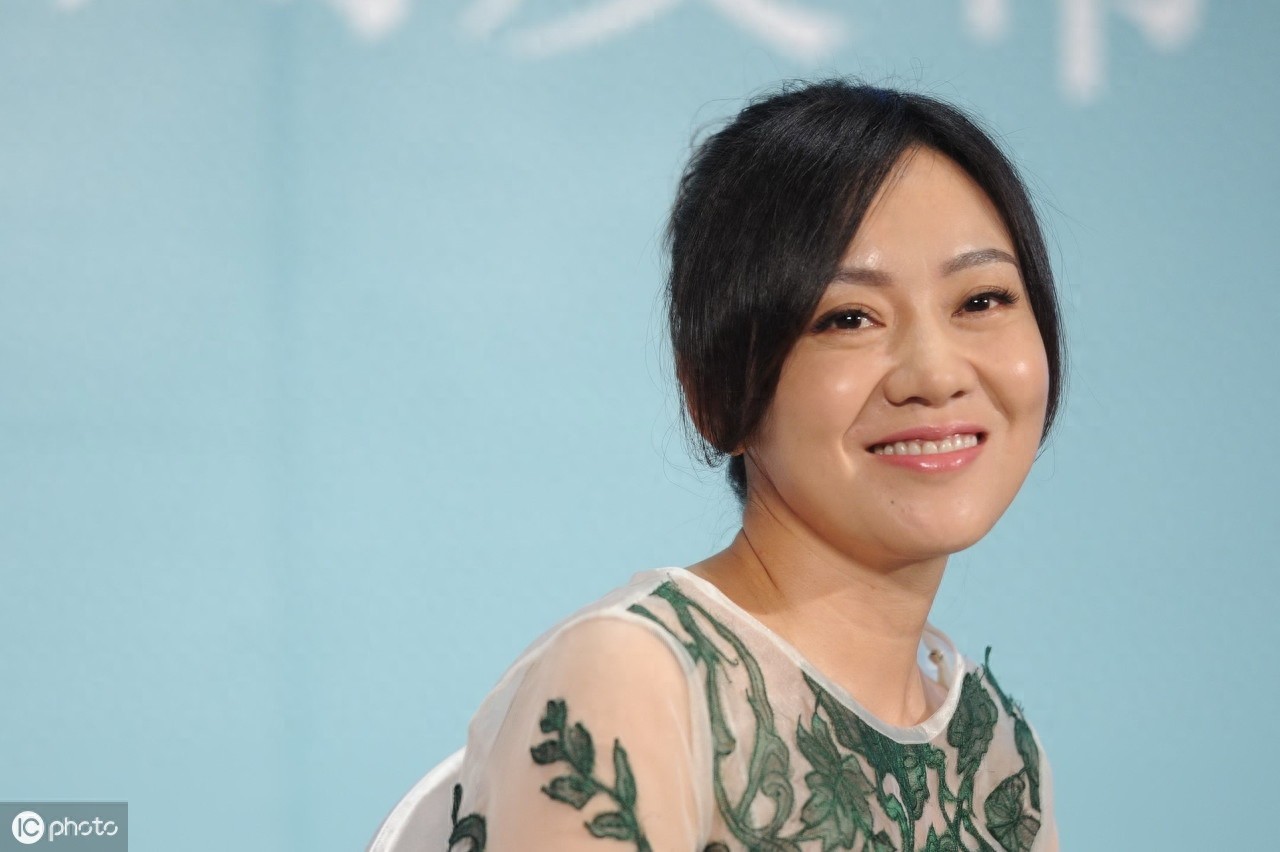 闫妮,6年前的美照,双眼皮、大眼睛,能有几人不心动