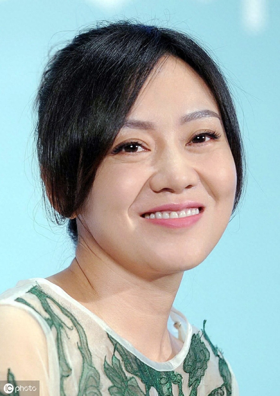 闫妮,6年前的美照,双眼皮、大眼睛,能有几人不心动