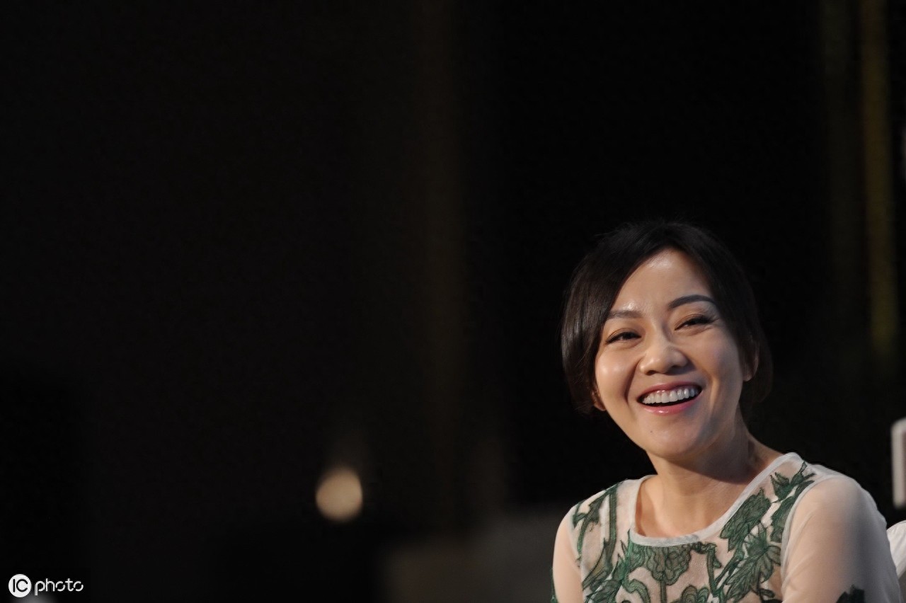 闫妮,6年前的美照,双眼皮、大眼睛,能有几人不心动