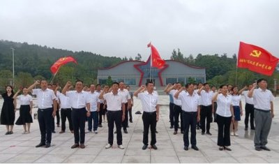 ​麻城市教育局开展红廉教育活动