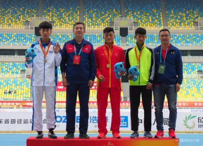 ​德州运动员李勇杰勇夺省运会男子5000米决赛银牌