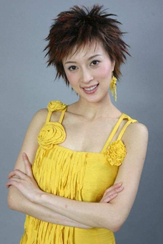 金巧巧:20岁出道,28岁成立公司,38岁嫁大4岁二婚总裁