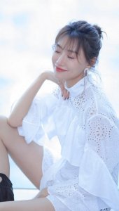 ​徐梵溪出道17年不红，男友转身花5亿迎娶李小冉，她现在怎么样了