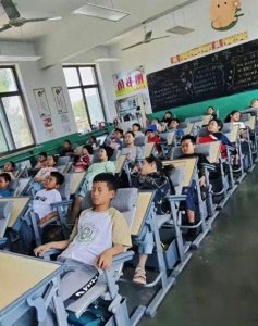 ​六十组搞笑动图：有没有人和我一样，第一眼看错了的