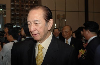 ​论资产，霍家在港澳豪门中排第几，霍启刚在本家又有何地位