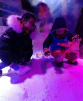 广州天河新开了一家冰雪乐园,零下8℃真冰真雪体验大雪纷飞世界