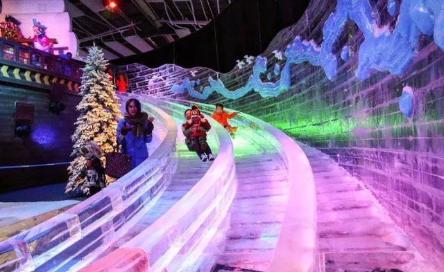广州天河新开了一家冰雪乐园,零下8℃真冰真雪体验大雪纷飞世界
