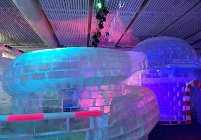 广州天河新开了一家冰雪乐园,零下8℃真冰真雪体验大雪纷飞世界