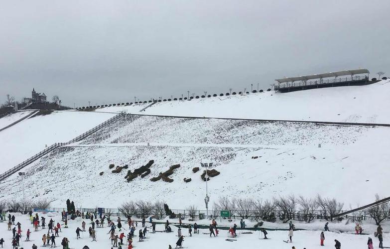 三、天荒坪滑雪场