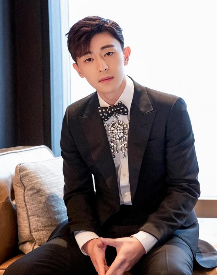 从查无此人到变身女神收割机邓伦到底是怎么红的