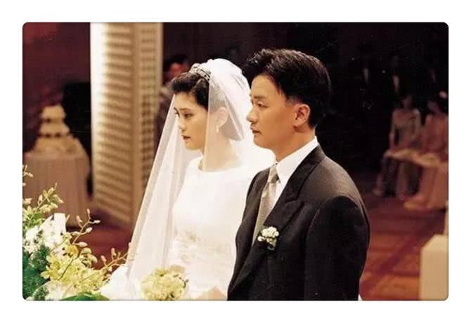 三星总裁女儿下嫁保安,以为嫁给了爱情,但22年后赔86亿离婚