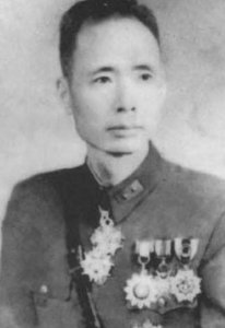 ​他是半个军事家，后官至副国级，蒋介石称：国军之失败全在于他！