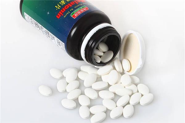 汤臣倍健褪黑素的功效和作用 汤臣倍健褪黑素真的可以改善睡眠吗 汤臣倍健褪黑素的功效和作用 汤臣倍健褪黑素真的可以改善睡眠吗