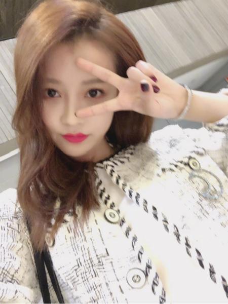 董子健爱妻孙怡晒女儿正面照,大福小公主炸冲天辫萌化了