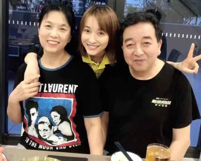 吴昕个人资料简介及家世 出生在不错的家庭也十分努力