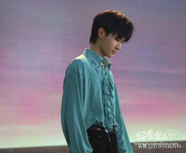 张真源高考成绩涨粉(张真源艺考多少分求回答)