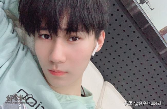 张真源高考成绩涨粉(张真源艺考多少分求回答)