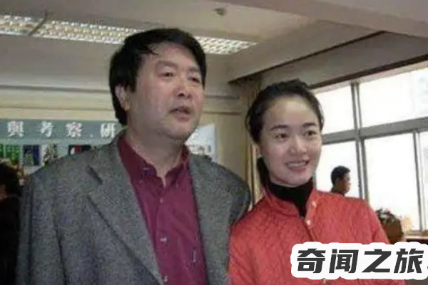 左小青老公的个人资料(高权健两人年龄相差20多岁)(2)_