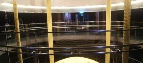 摩天大楼中,挂着的上百吨铁球是干嘛用的网友会不会砸下来