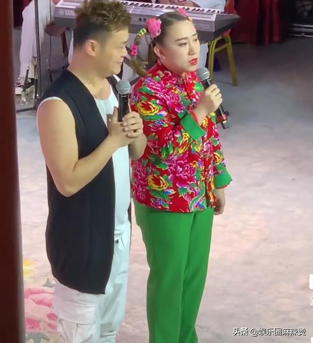 丫蛋与王金龙结婚几年了(曝丫蛋和前夫王金龙同台演二人转)(1)