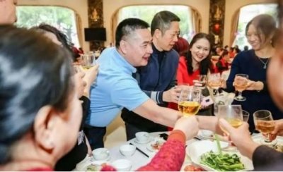 ​白酒加什么会香点(白酒加什么香精好喝)