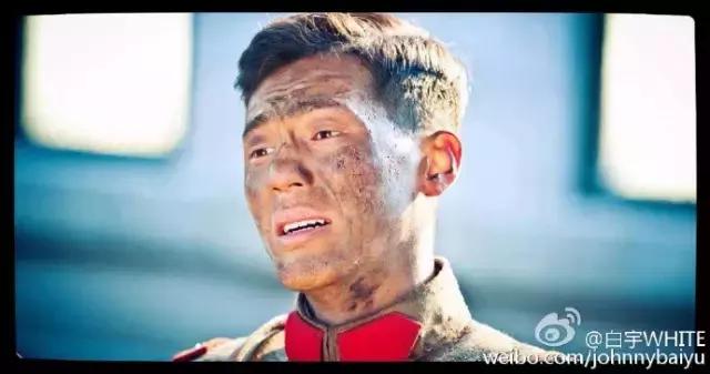 微微一笑很倾城里边的曹光(两版微微一笑很倾城的)(8)