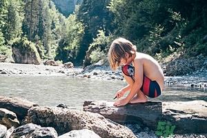 深蹲腰疼怎么办?深蹲时腰疼还能继续做吗 深蹲腰疼怎么办?深蹲时腰疼还能继续做吗