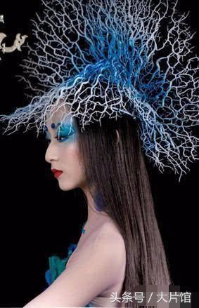 杨丽萍接连力捧两名气质美女