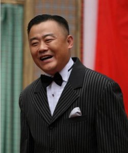 ​唐爽指责周立波偷换概念，已向上海法院申请通过直播方式审理案件