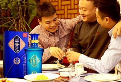 ​泸州老窖陈酒8年52度(泸州老窖陈酒价格)