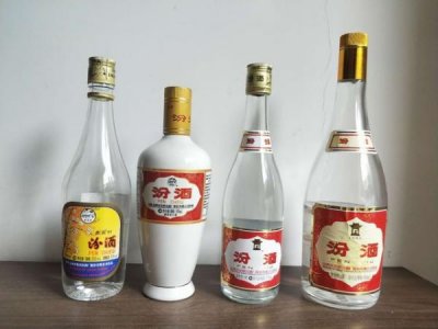 ​白瓷瓶出口汾酒是真的吗(出口白瓷瓶汾酒53度怎么样)