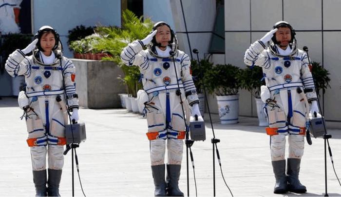 杨利伟是中国首位登上月球的人,却不是第一批宇航员