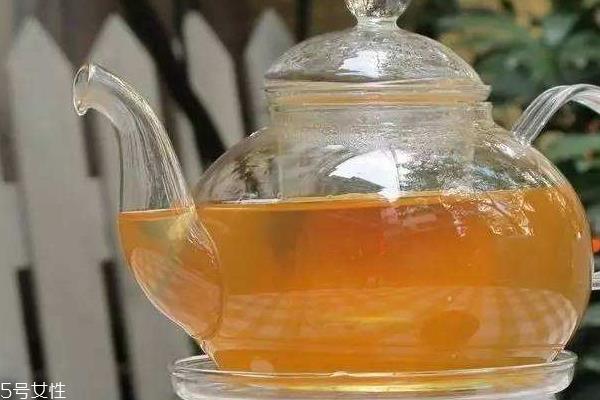 千滚水致癌是真的吗 专家打脸10杯也不会超标