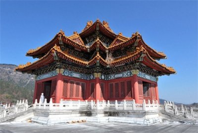 ​它是全球规模最大的影视拍摄基地，被称为“中国好莱坞”