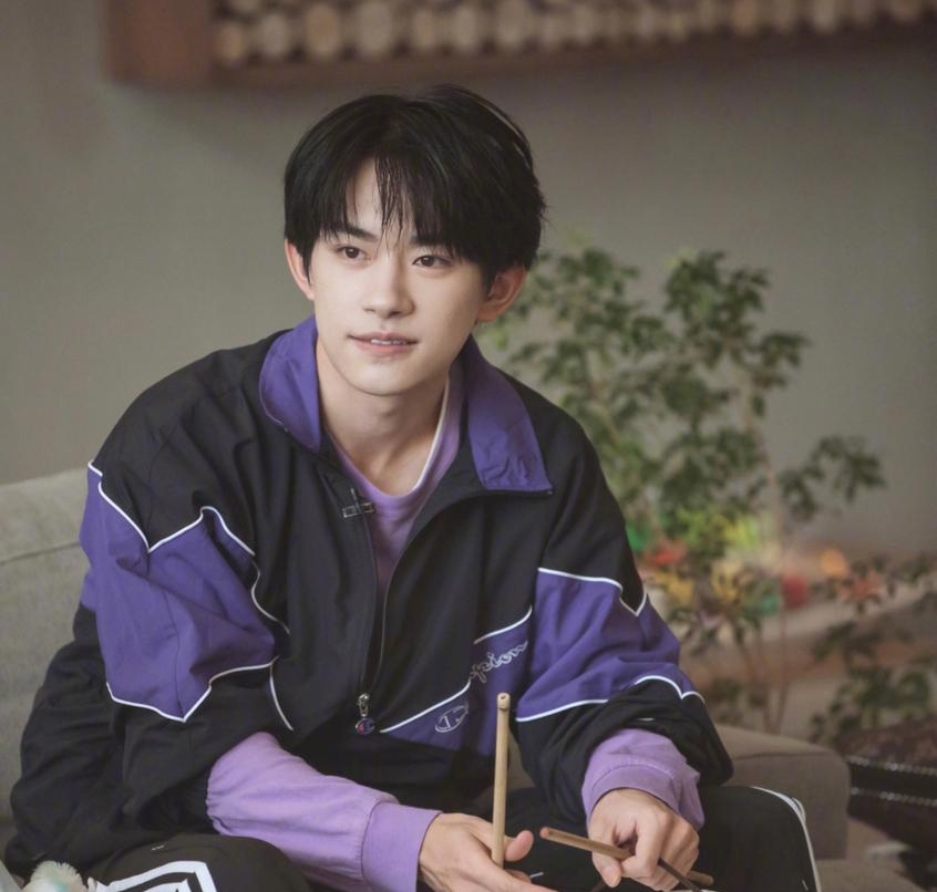 易烊千玺代言什么(易烊千玺代言衣服) 第3张 易烊千玺代言什么(易烊千玺代言衣服) 第3张