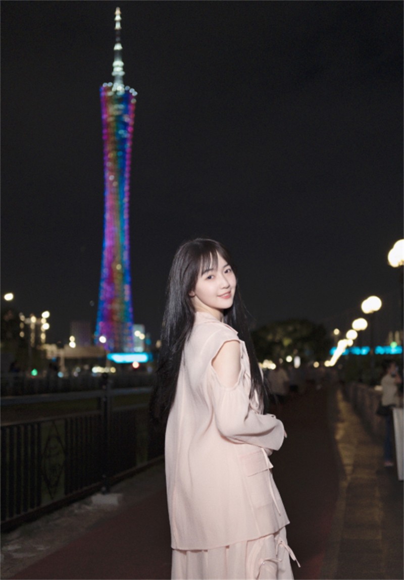 秦牛正威吴亦凡做过吗（秦牛正威正面回应吴亦凡一事）