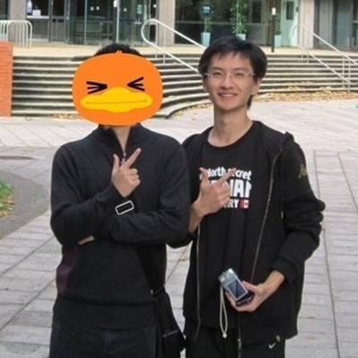 网友偶遇“丁凯乐”和妻子拍婚纱照,女方颜值很高,宛如白富美!