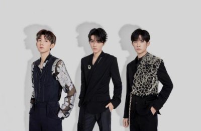 ​tf家族成员（TF家族晒3代合照）