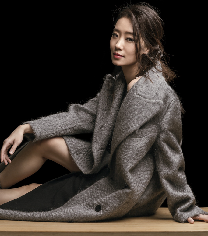 张小斐回应拿金鸡影后:当晚穿了红袜子,拿奖后要把袜子送贾玲