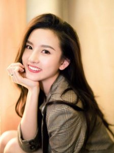 ​宋祖儿家庭背景曝光，父母身份不简单！网友：不火才怪！