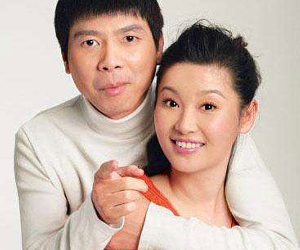 冯小刚前妻是谁,叫什么名字 徐帆过的幸福吗？