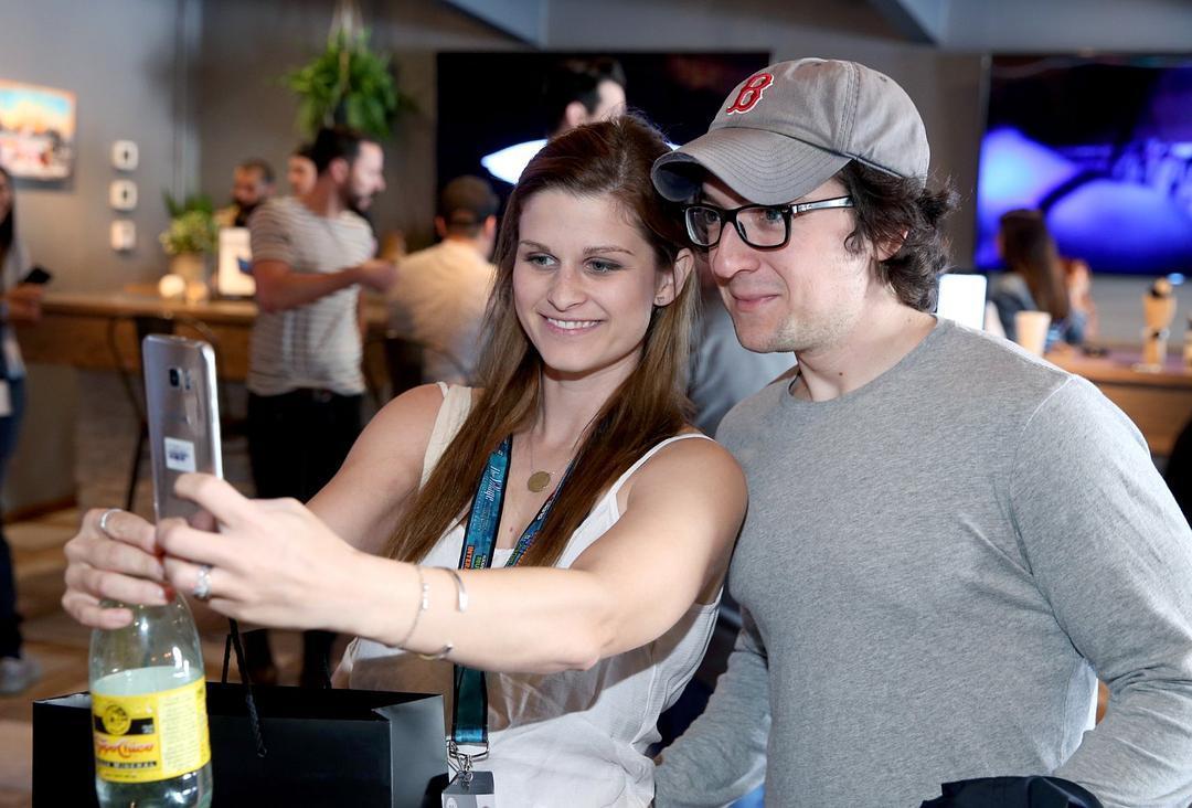 乔什·布雷纳个人资料写真作品