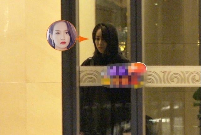 具荷拉直播时痛哭（具荷拉向闺蜜雪莉道歉）