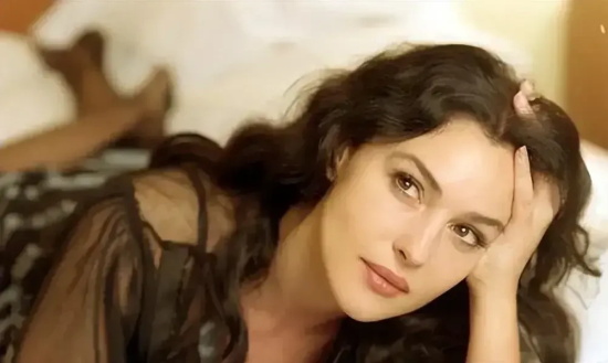 盛世美颜的地球球花：莫妮卡贝鲁奇