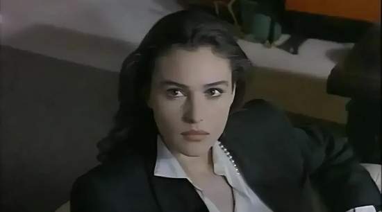 盛世美颜的地球球花：莫妮卡贝鲁奇