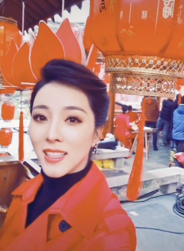 李思思丈夫是谁(李思思罕和老公秀恩爱,家庭地位不一般)