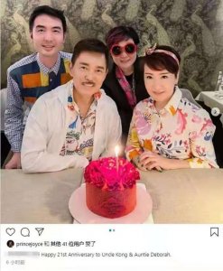 ​谢霆锋妈妈全名叫什么(谢霆锋母亲狄波拉庆结婚周年)