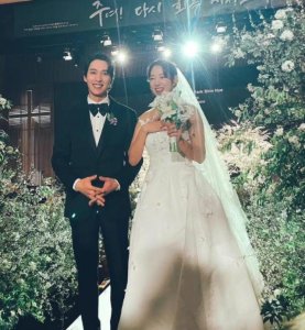 ​朴信惠和李敏镐的照片(李敏镐低调出席朴信惠婚礼)