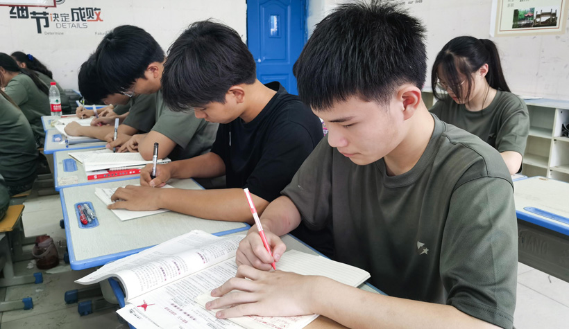 辍学还能回去读初中吗（初三能复读吗）