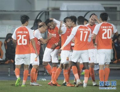 ​中甲：武汉卓尔对阵梅州客家